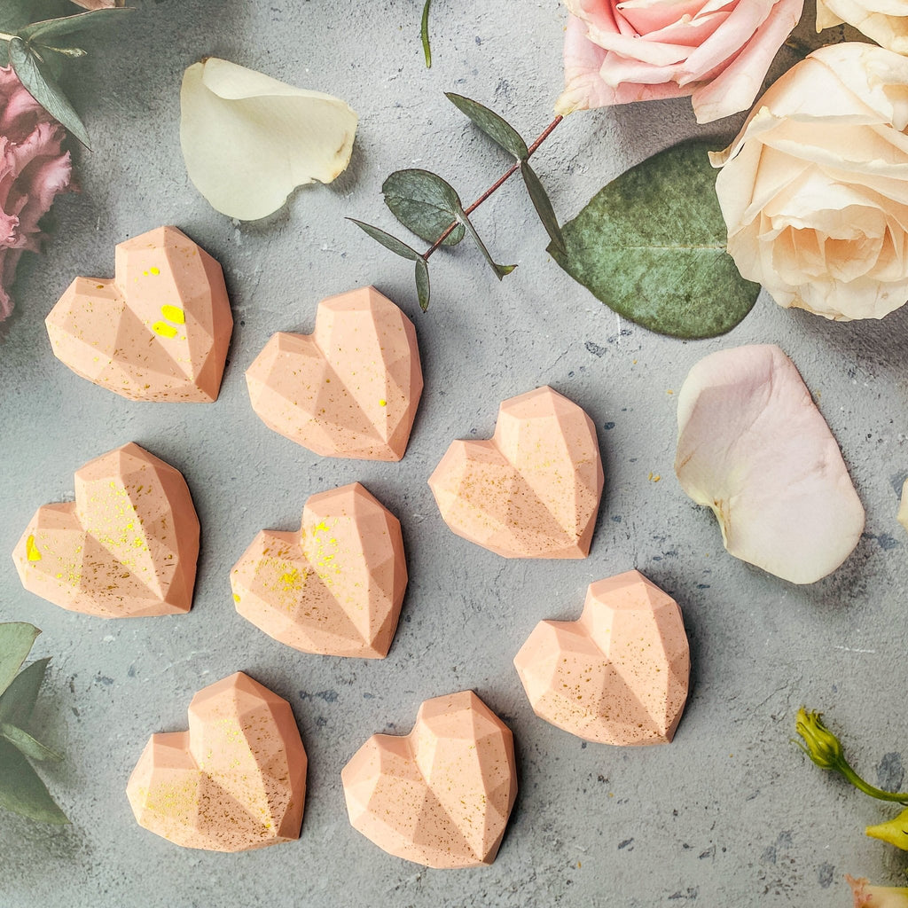 Why Handmade Artisan Soaps Make the Perfect Wedding Favours? - Tammi Home