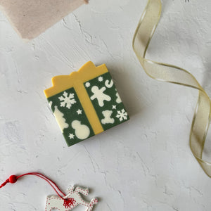 Handmade Artisan Christmas Soap | Christmas Day - Green | Pine, Bayberry, Orange & Cinnamon Scent - Tammi Home