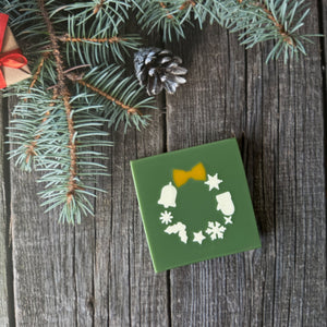 Handmade Artisan Christmas Soap | Mistletoe Wreath - Green | Bergamot & Fir Scent - Tammi Home