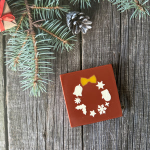 Handmade Artisan Christmas Soap | Mistletoe Wreath - Red | Bergamot & Fir Scent - Tammi Home